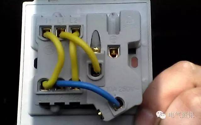 双控开关如何接线，双控开关接线图（实物图）